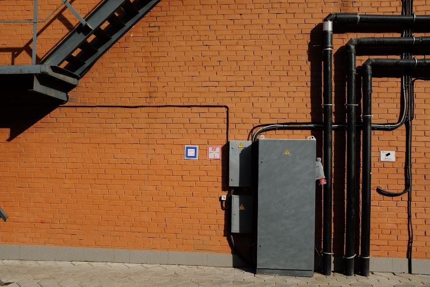 Metalowa skrzynia elektryczna